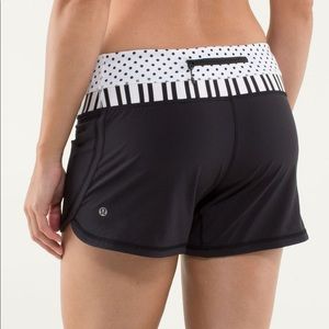 Lululemon Black Groovy Run Short 8/10